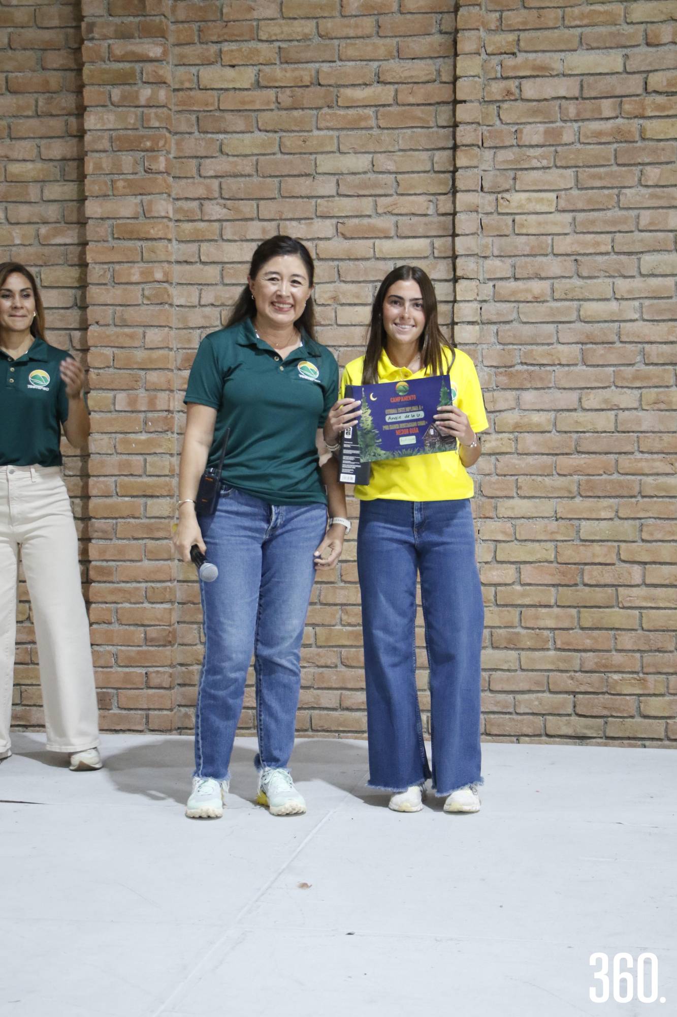$!Angie de la Garza recibió el reconocimiento a la Mejor Guía.