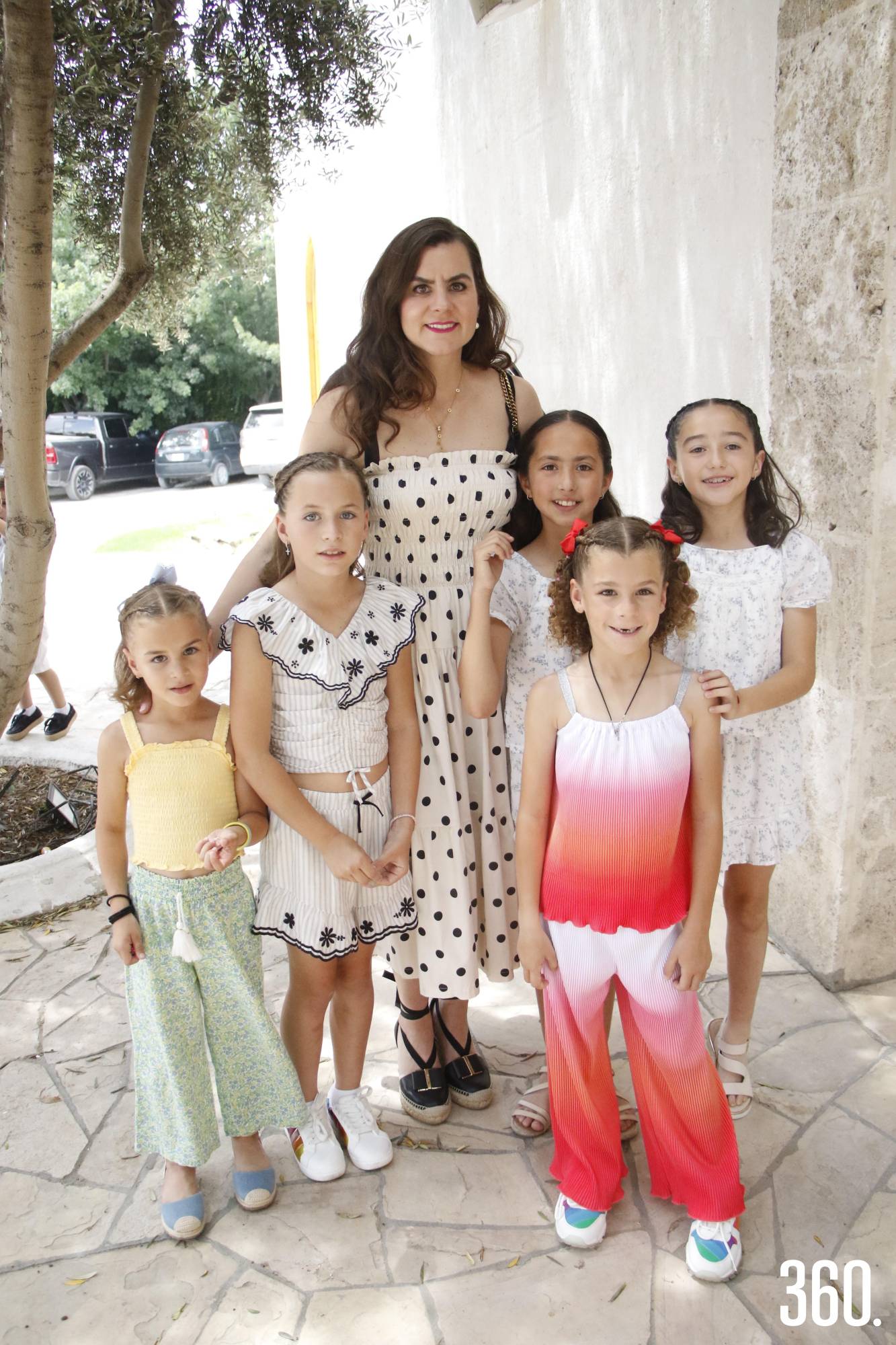 $!Ale Arredondo, Julia y Eva Valdés, Emilia González, Valeria Ramírez y Lucía Valdés.