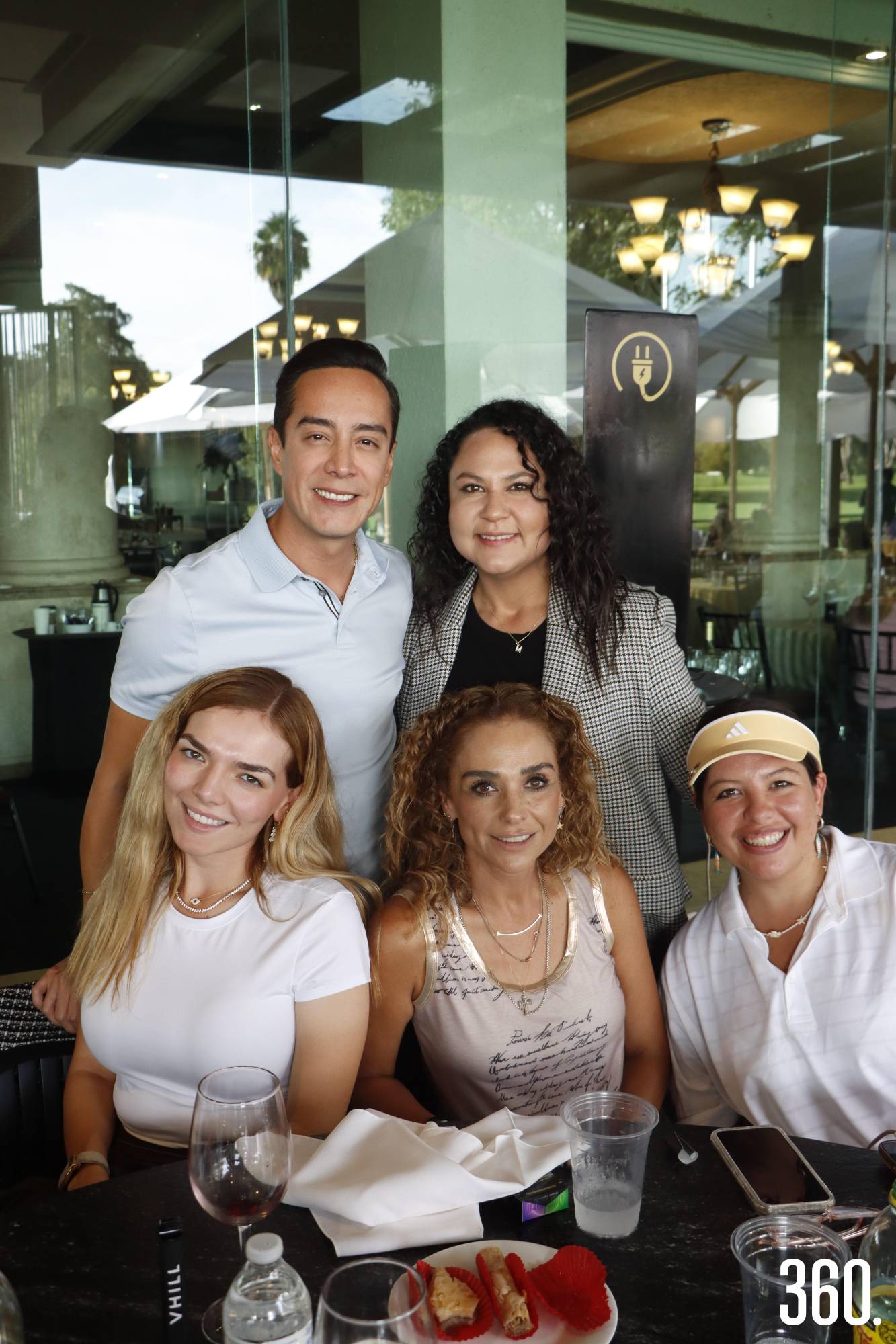 $!Héctor Torres, Marcela Limón, Nicolette Oceguera, Paloma Dávila y Sofía Cabello.