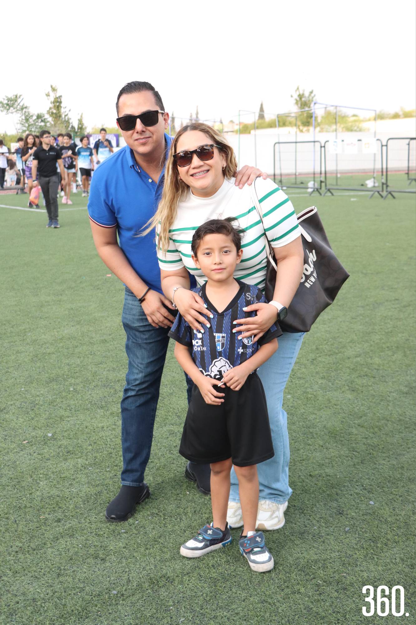 $!Marco y Elías Luna con Mónica Montañez.