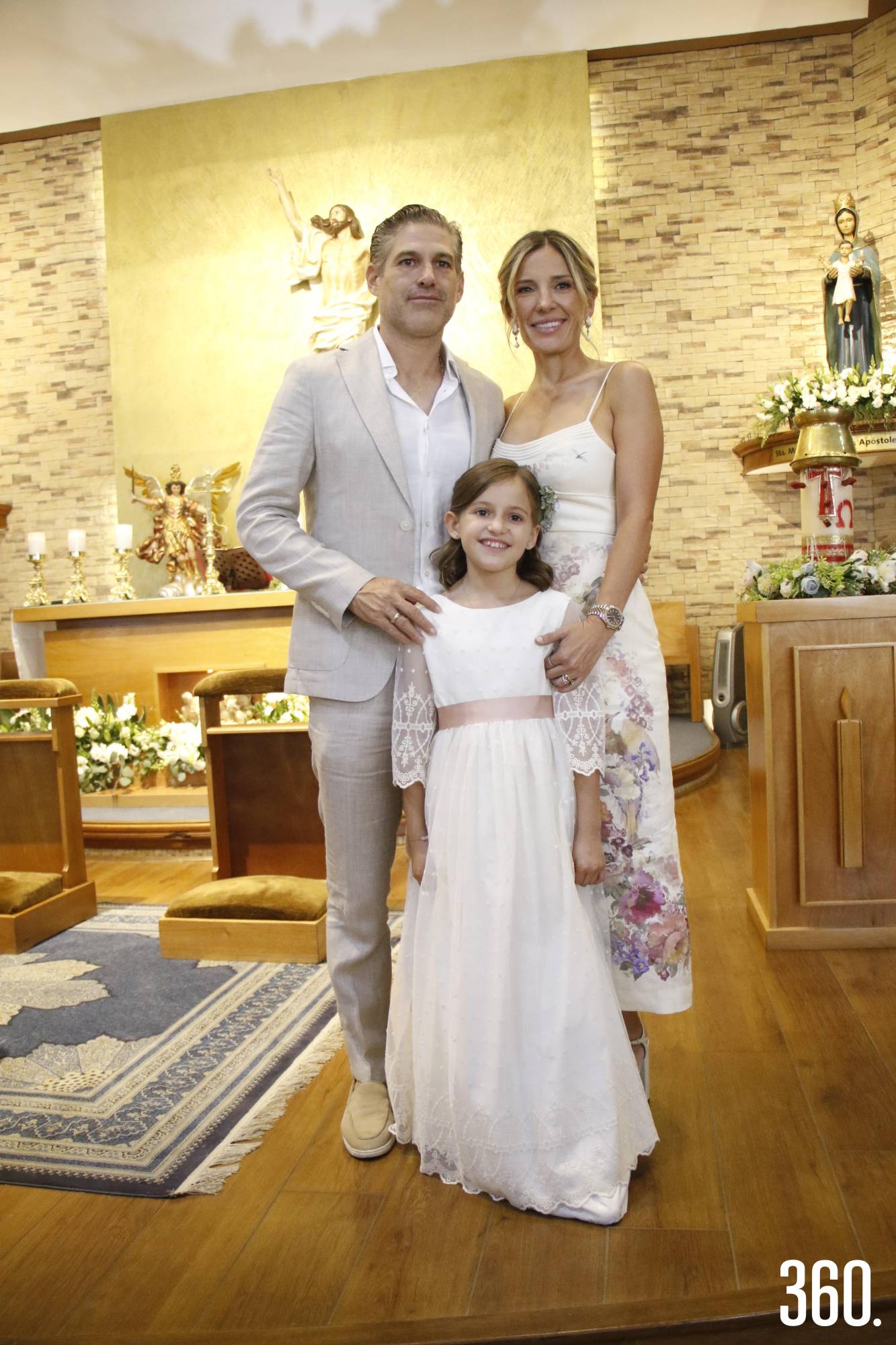 $!Ana María González con sus padres, Fernando González y Lucía Fernández.