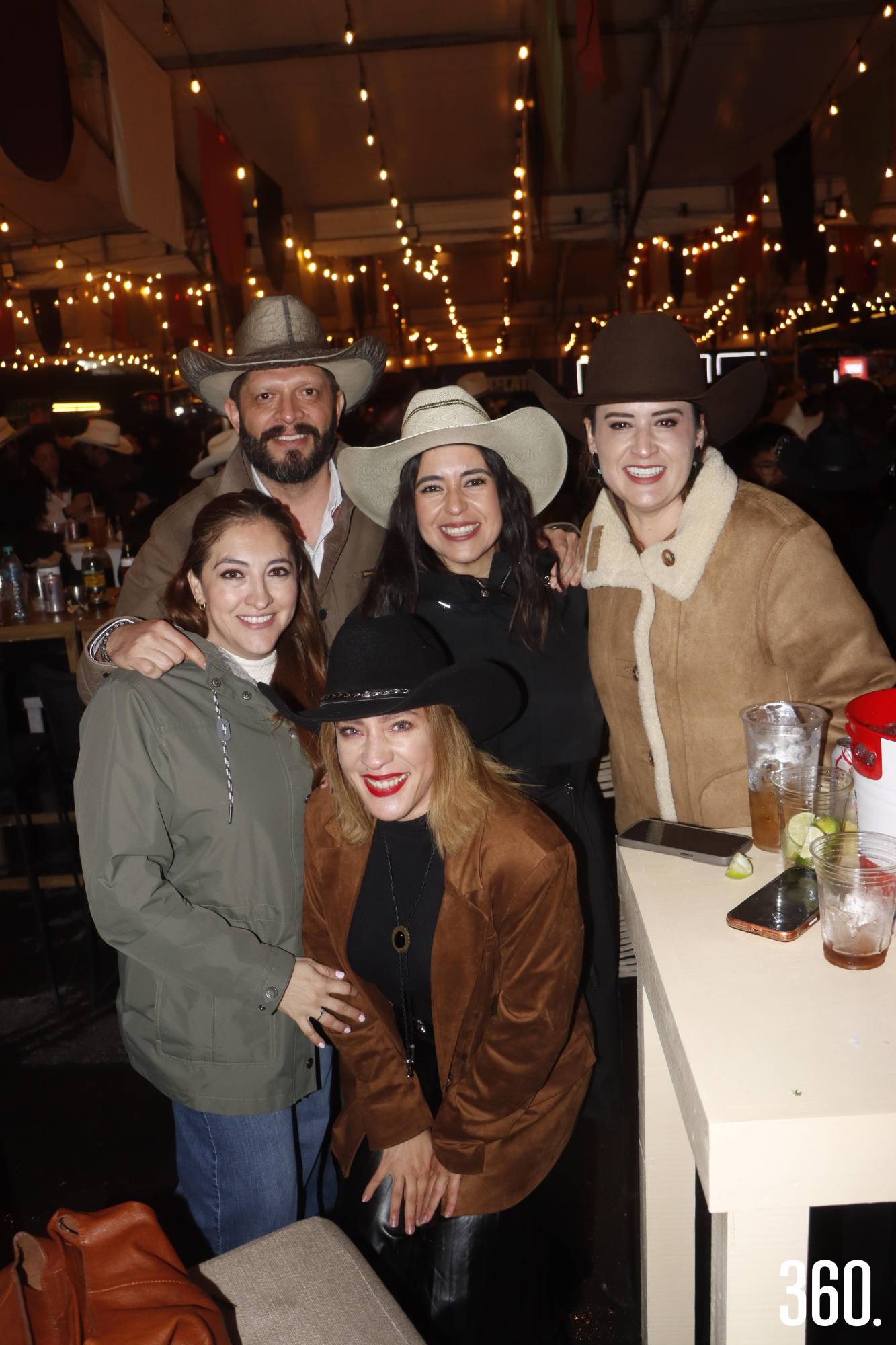 $!Melissa Esquivel, Marco González, Bárbara Castilla, Beatriz Fraustro y Anilú Tonone.