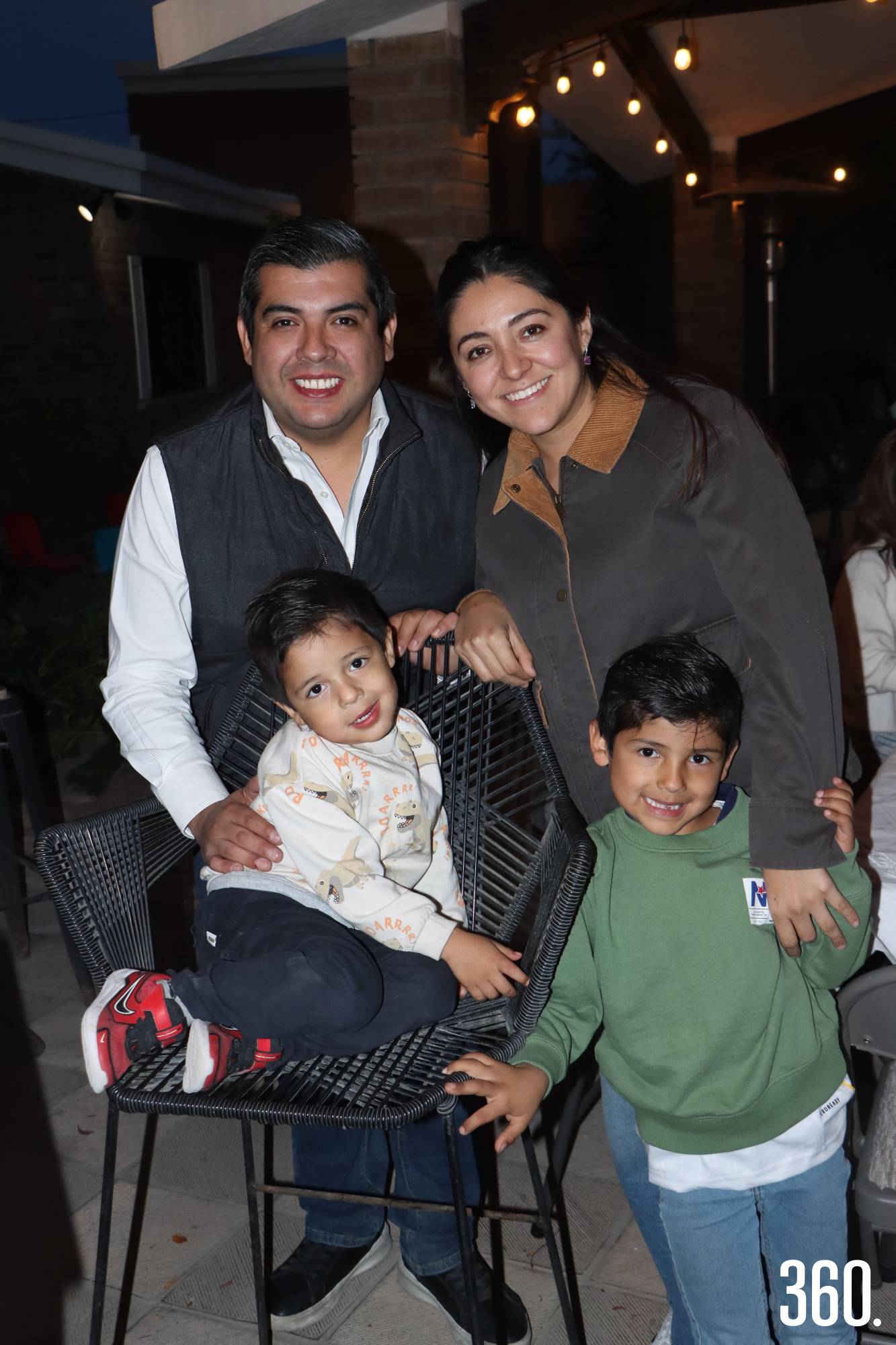 $!Mauricio, Gabriel y Mauricio Zapata y Diana de Zapata.