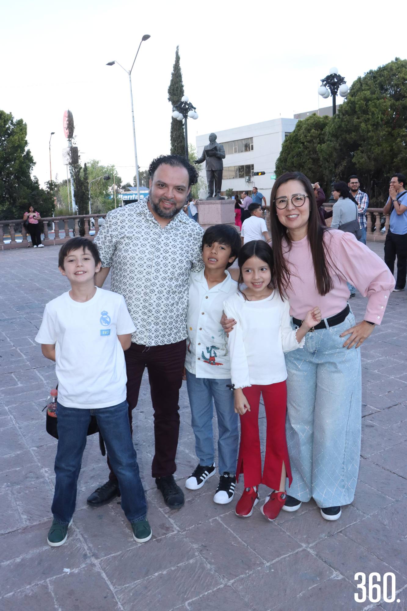 $!Gerardo Carrillo, Alejandro, Saúl y Sara Aguilera y Milagros García.