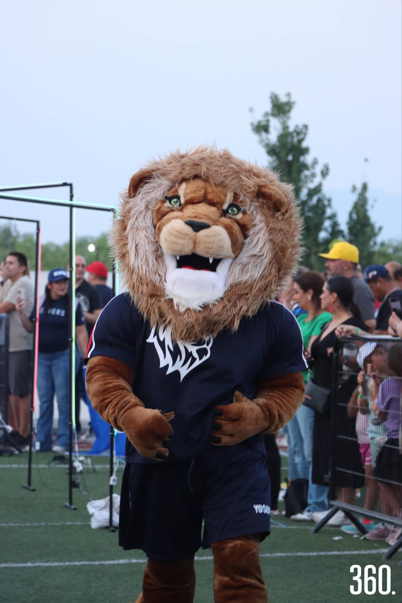 $!Las mascotas de los colegios participantes animaron las competencias.