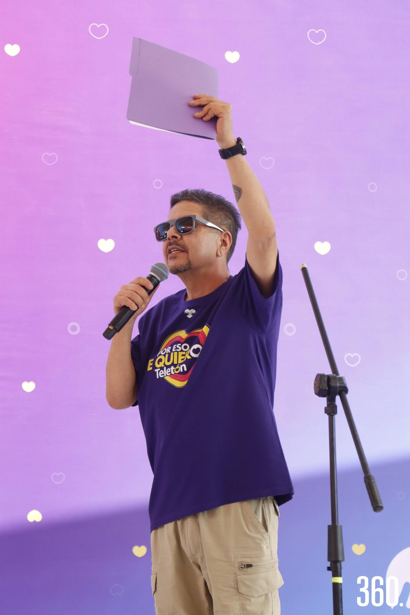 $!Gerry Ballesteros, conductor.