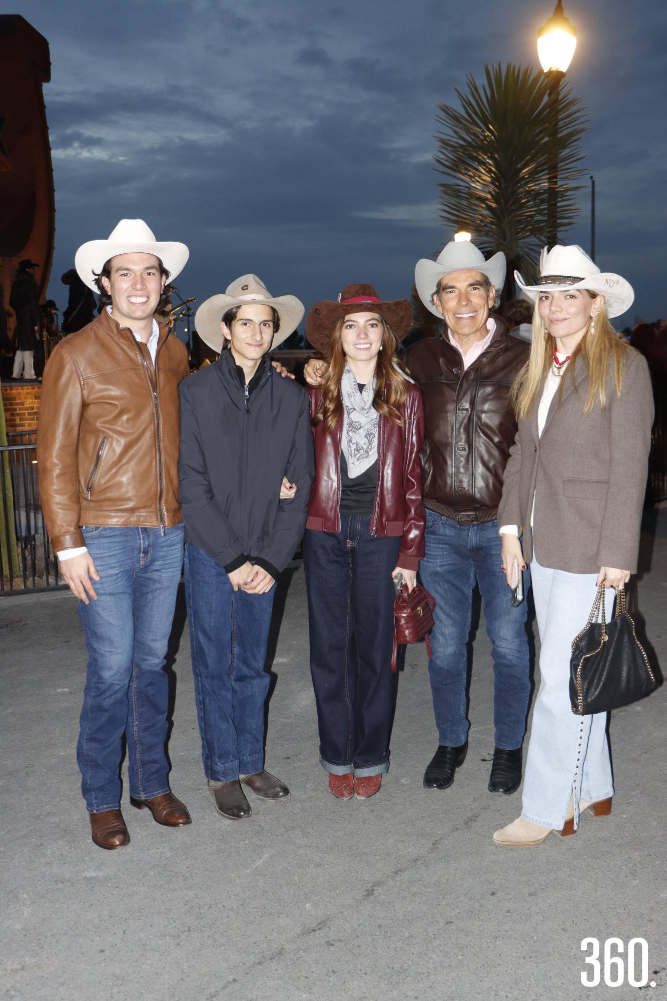 $!Jose Ramón Oceguera, Patricio Verduzco, Emi, Pepe y Nicolette Oceguera.