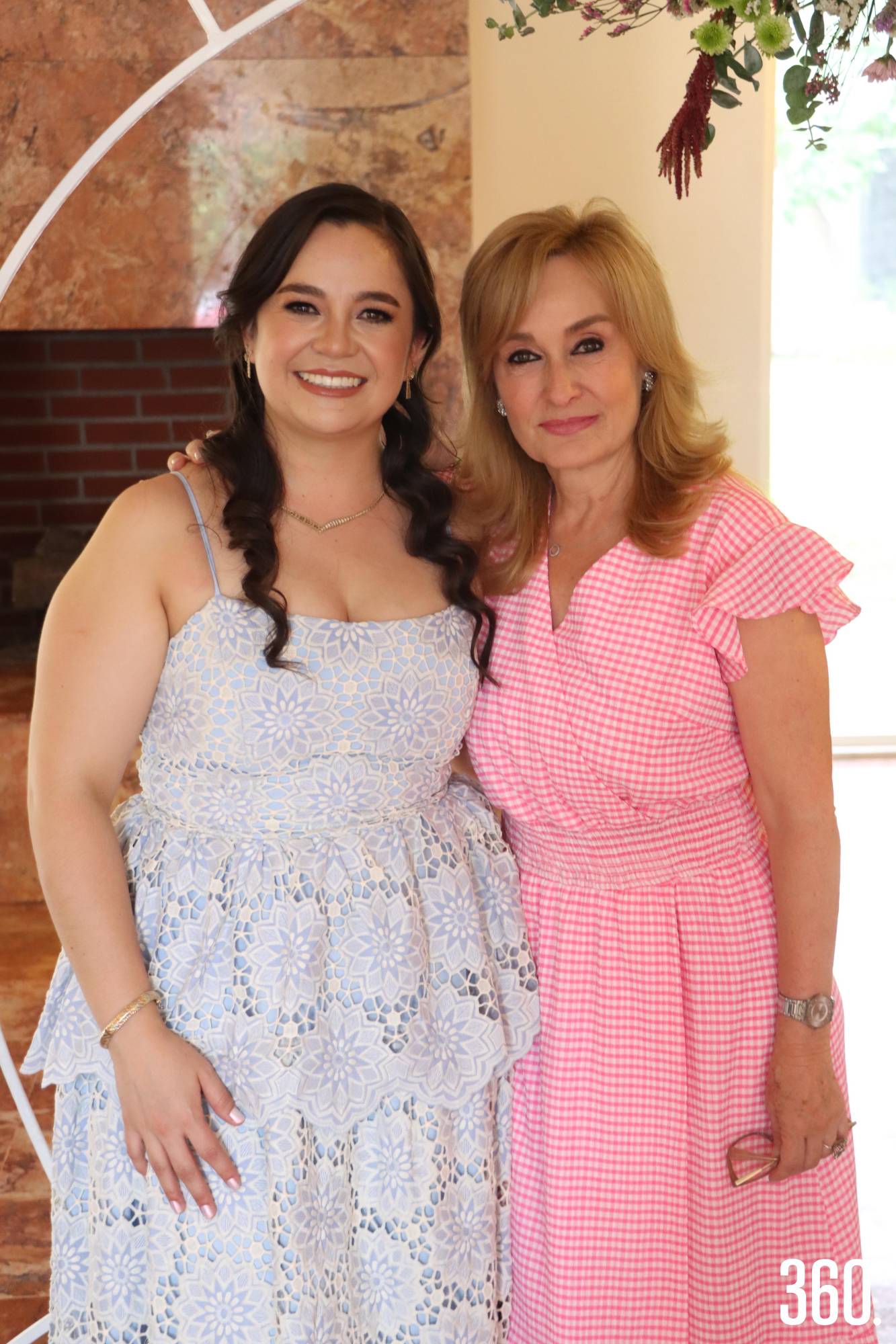 $!Fernanda con Azucena Ramos.