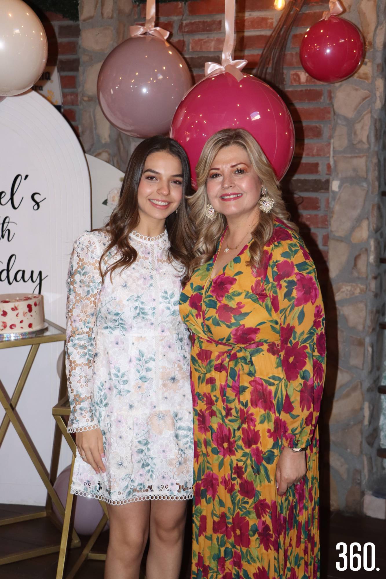 $!Mabel con su madre, Mabel Farías.