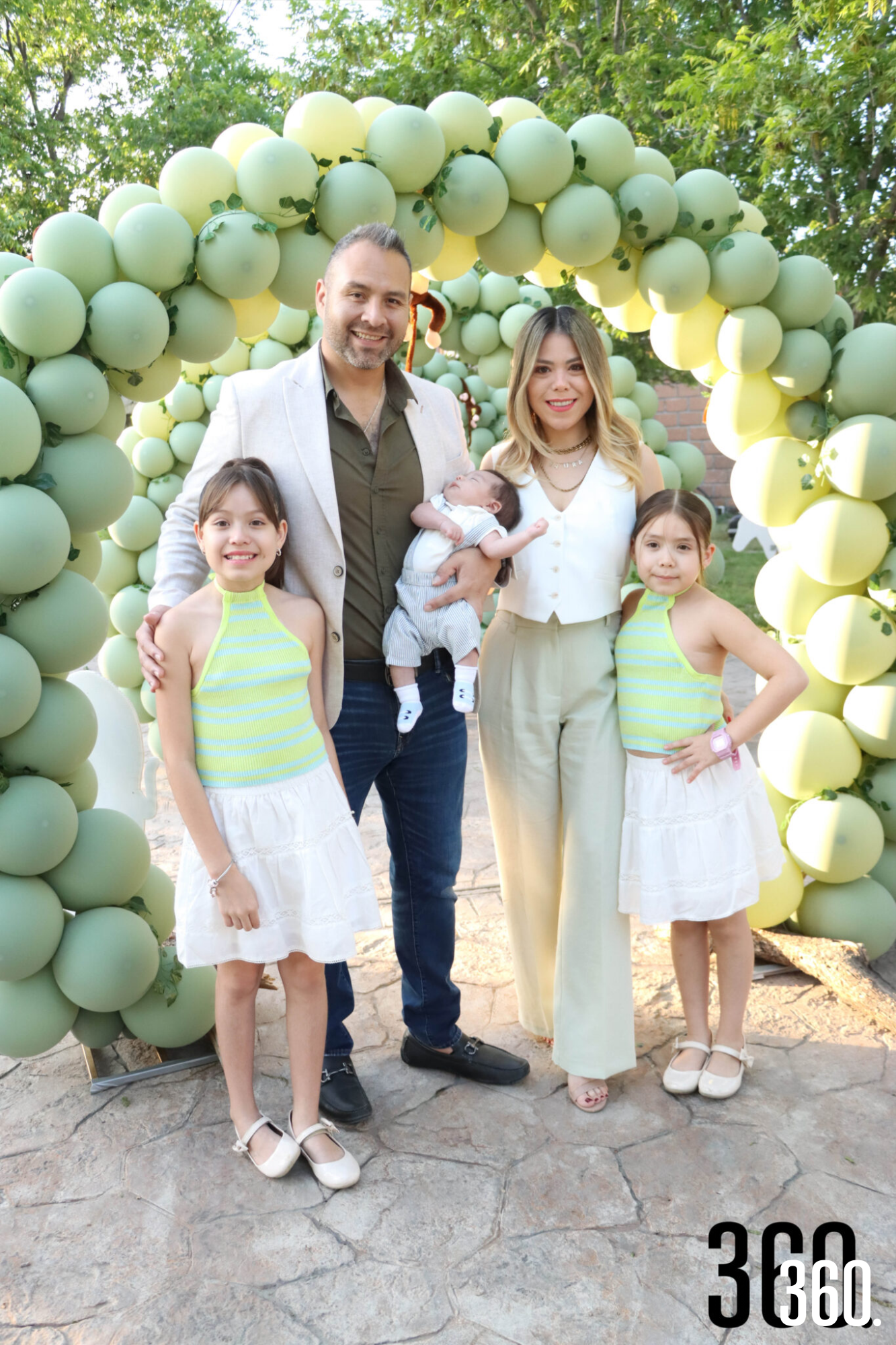 $!Edgar Espinoza y Laura Falcón con Renata, Patricio y Paulina Espinoza.