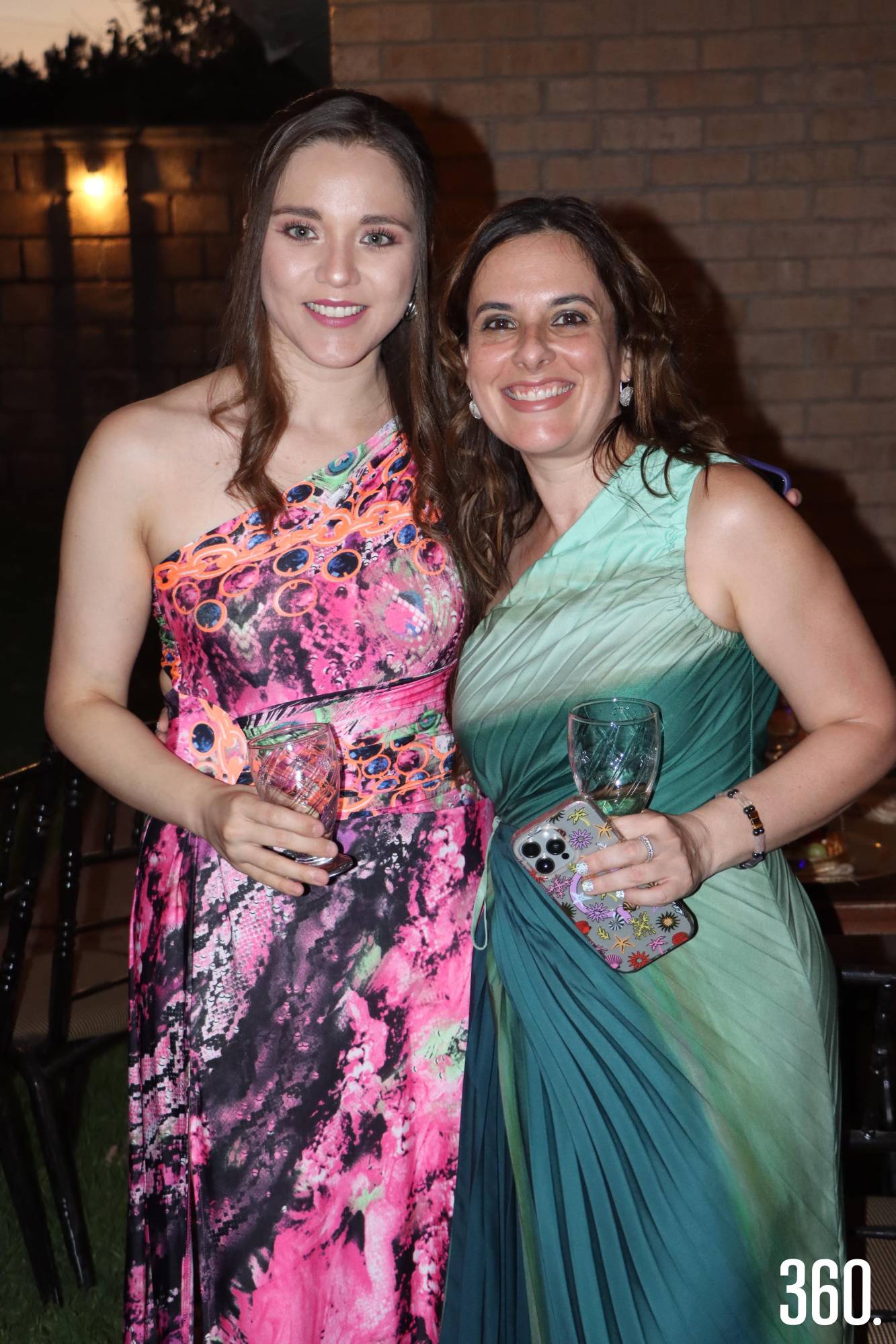 $!Irene Spigno y Karen Caballero.