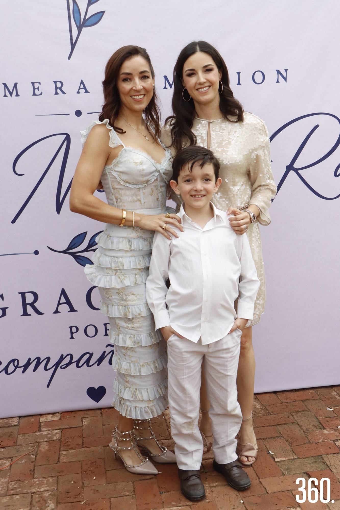 $!Daniel con su madre Daniela González y su madrina, Yoyis Aguirre.