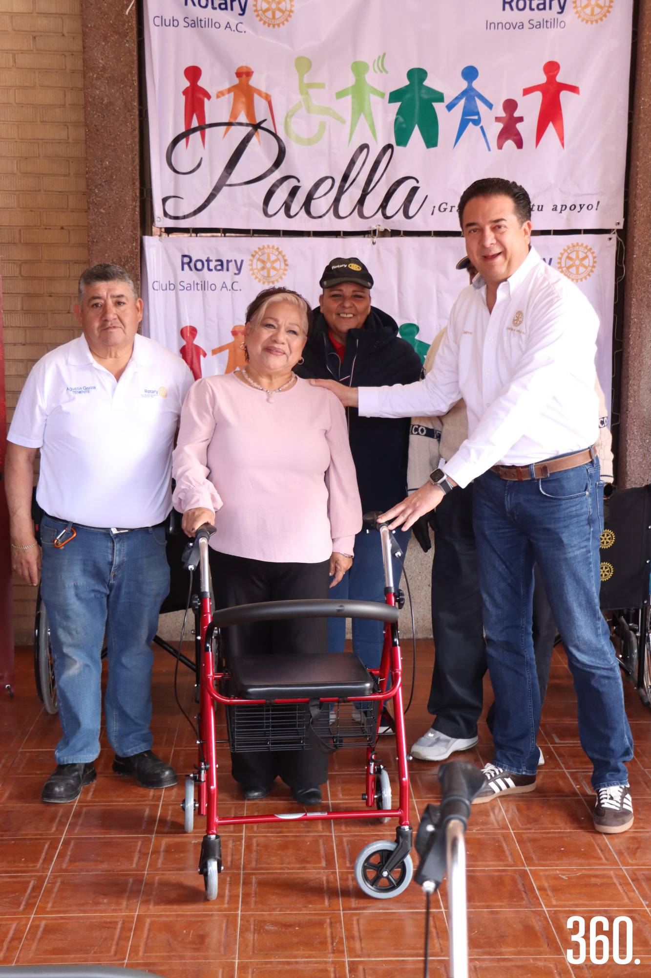 $!Cynthia López recibió una andadera.