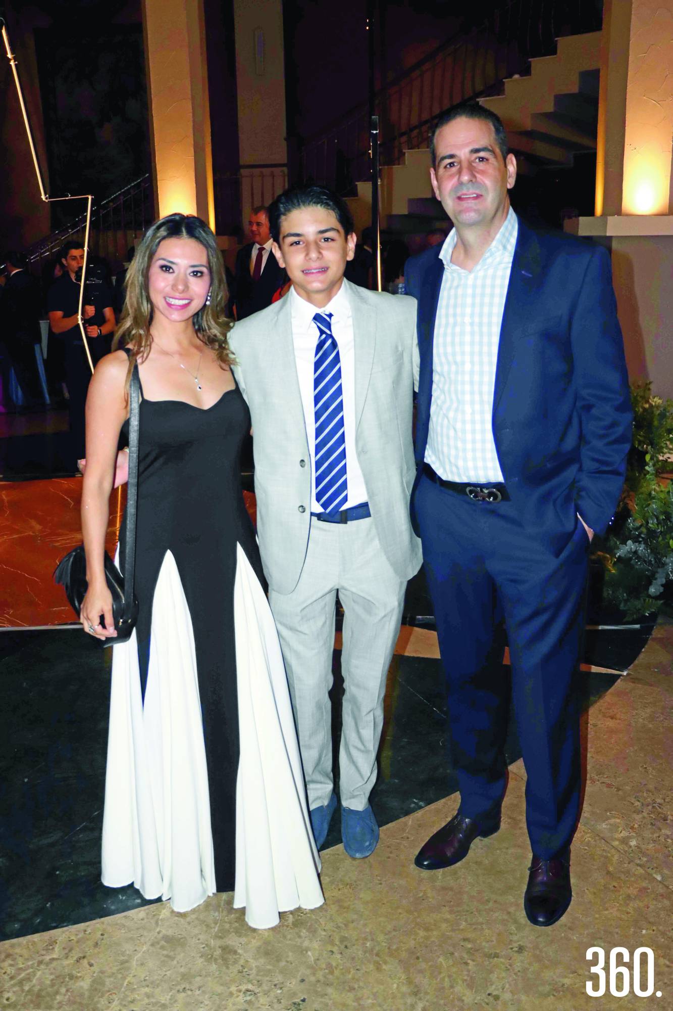 $!Gaby Cantú, Evan y Nareg Hacatoglu.