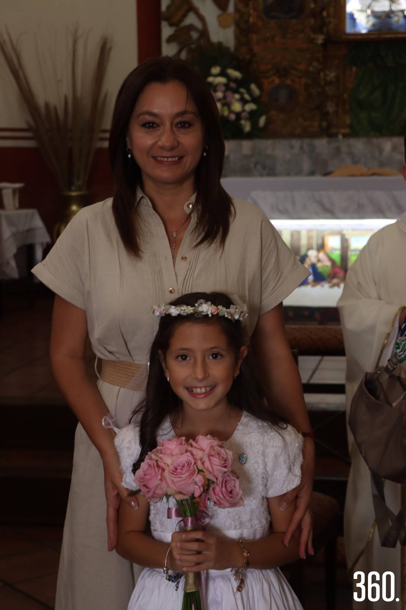 $!Isabella con su madrina, Paloma Riojas.