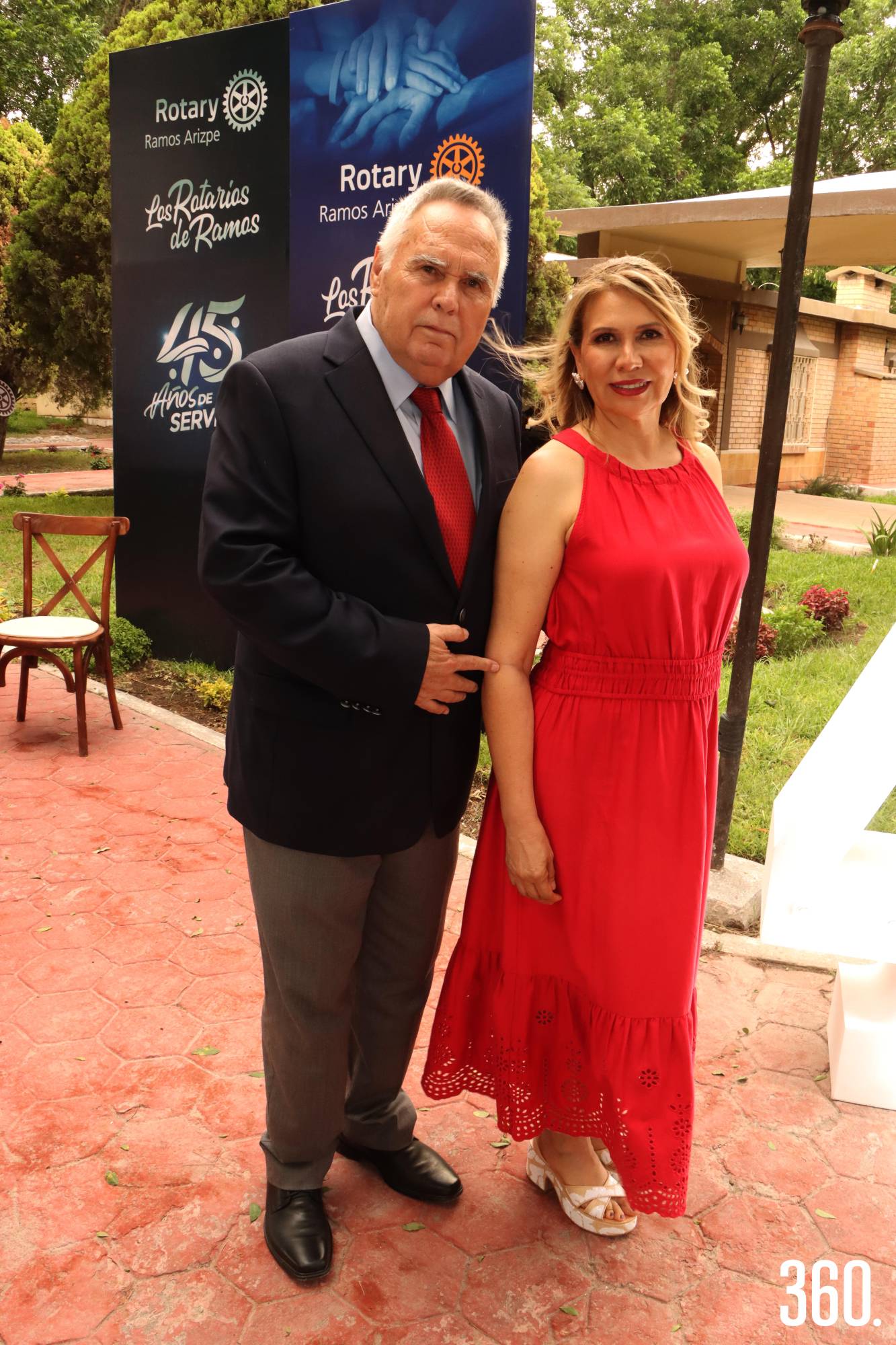 $!Antonio Flores Boardman, presidente fundador del club en 1980, acompañado por su esposa Diana Tijerina.