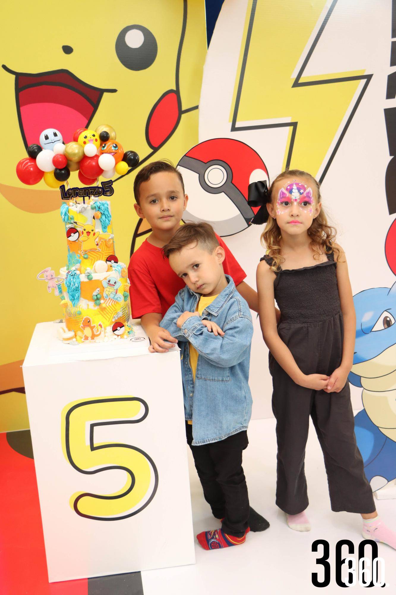 $!Lorenzo con sus hermanos, Cruz y Elena Aguirre.