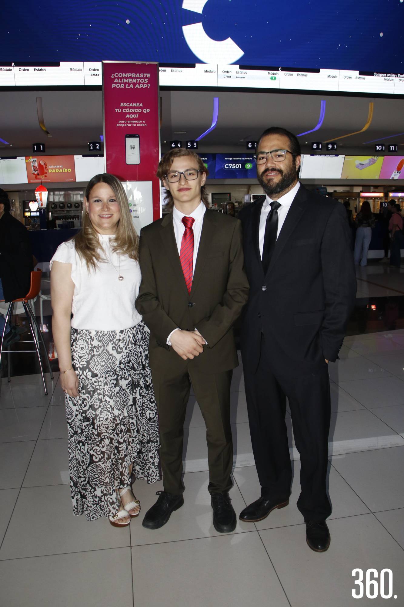$!María Julia de González, Guillermo y Guillermo González.