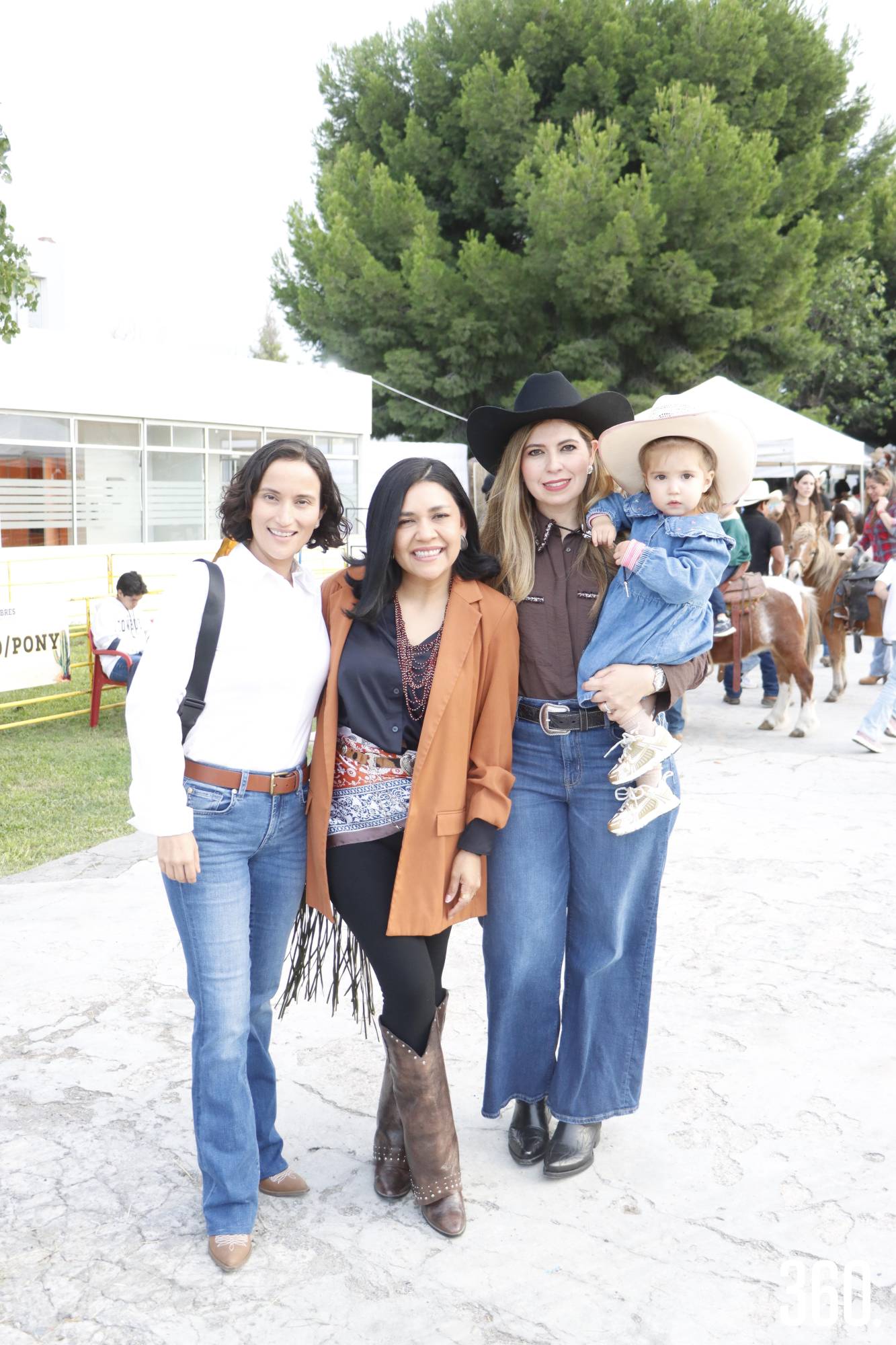 $!Rorry Rendón, Mayra Arenas, Ana Lucía Peart y Valentina Rendón.