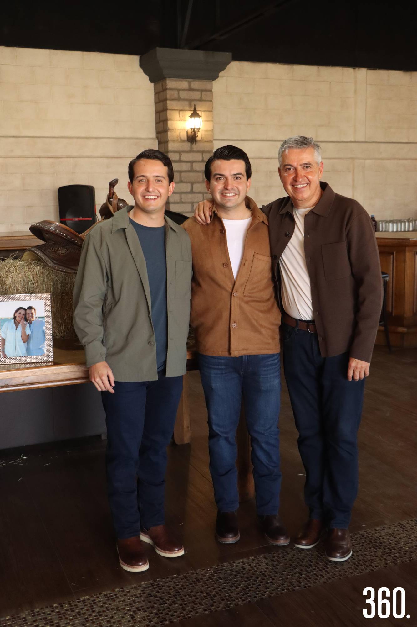 $!Ricardo Valdés con su hermano, Rodrigo, y su papá, Ricardo Valdés.
