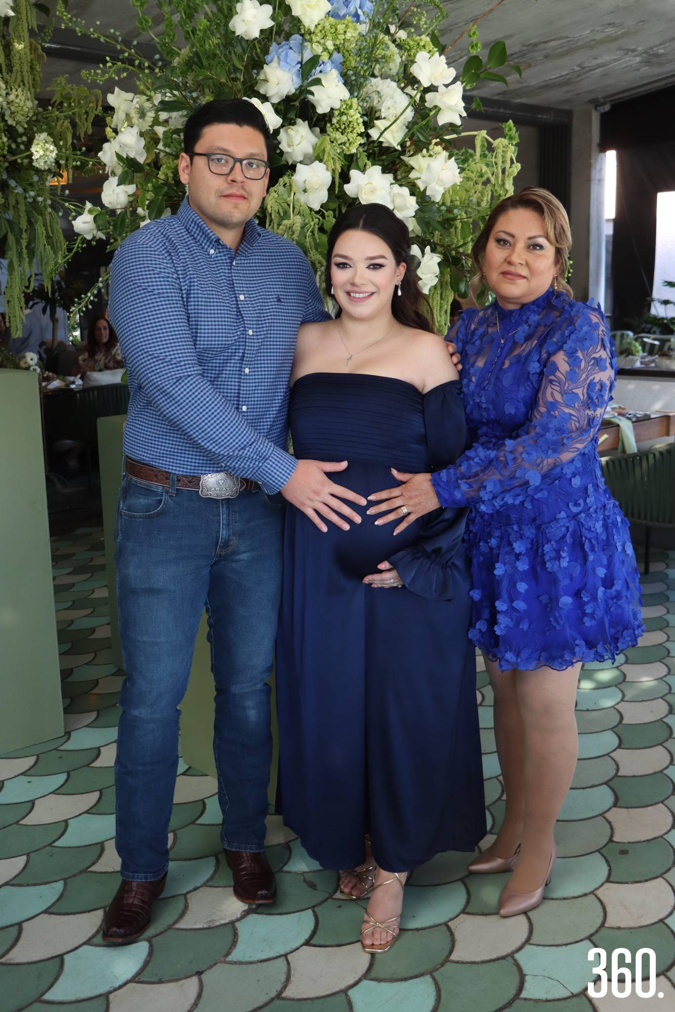 $!Loretto y Guillermo con Tere Castillo, madre de Guillermo.