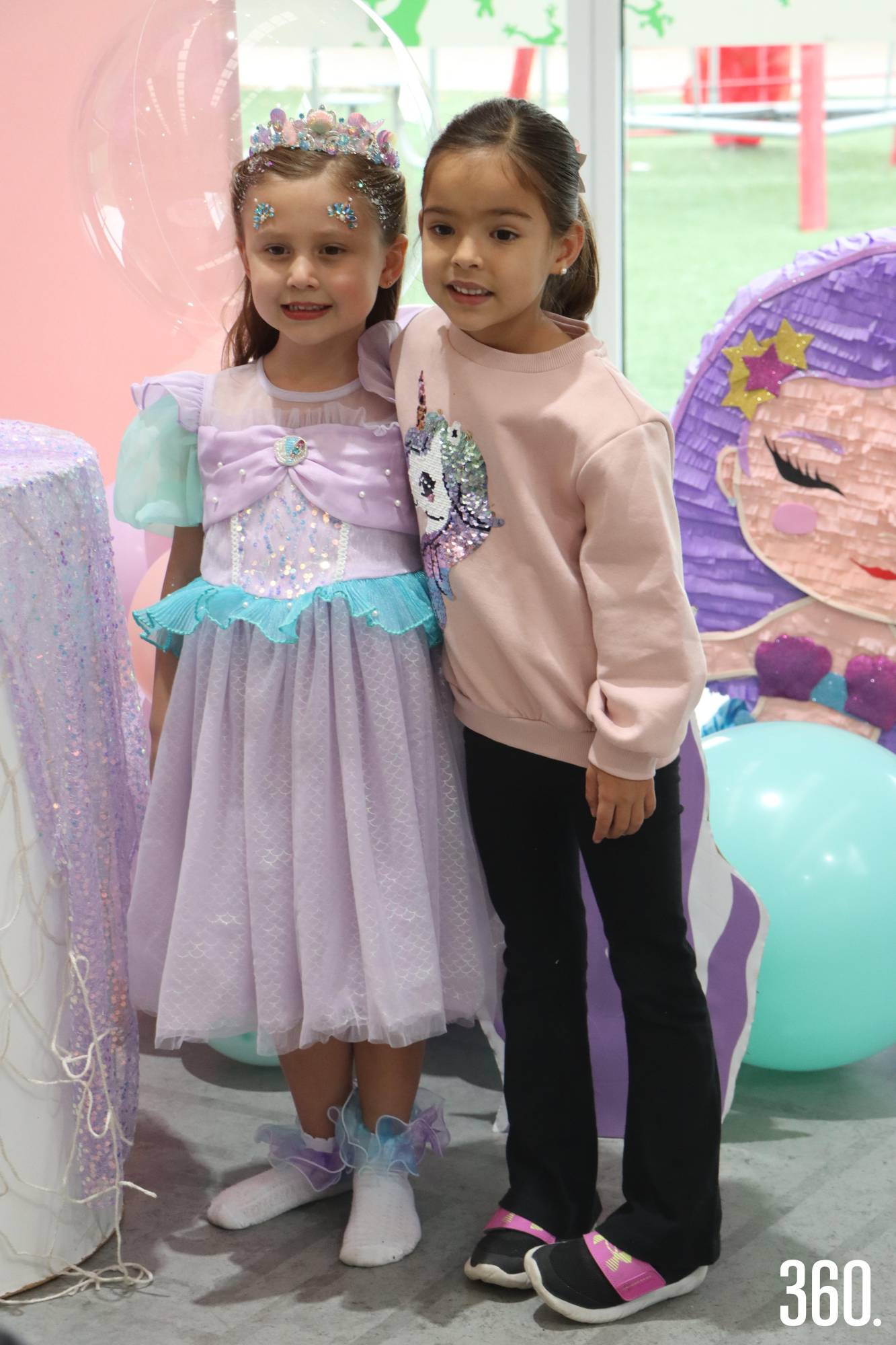 $!Isabella con Valeria López.