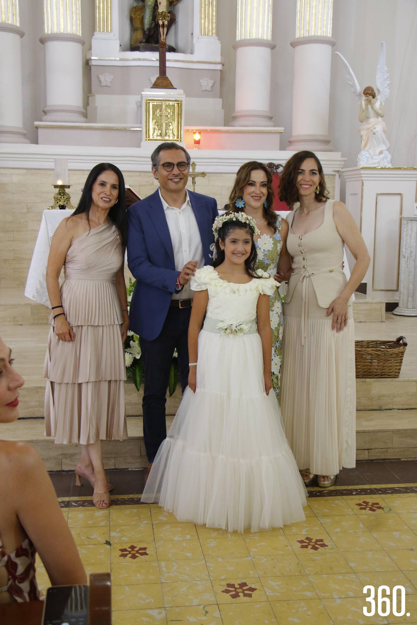 $!Amaia con sus madrinas y padres, Liliana Morales, Manuel Hernández, Karla Morales y Tatiana Aguirre.