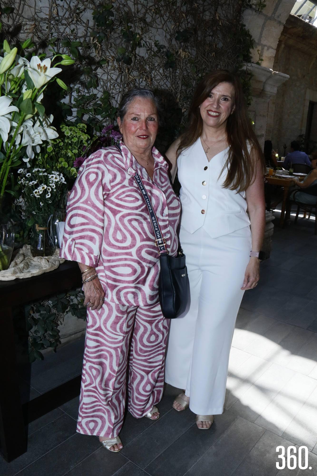 $!Elizabeth de Morales y Luly Fuentes de Morales.