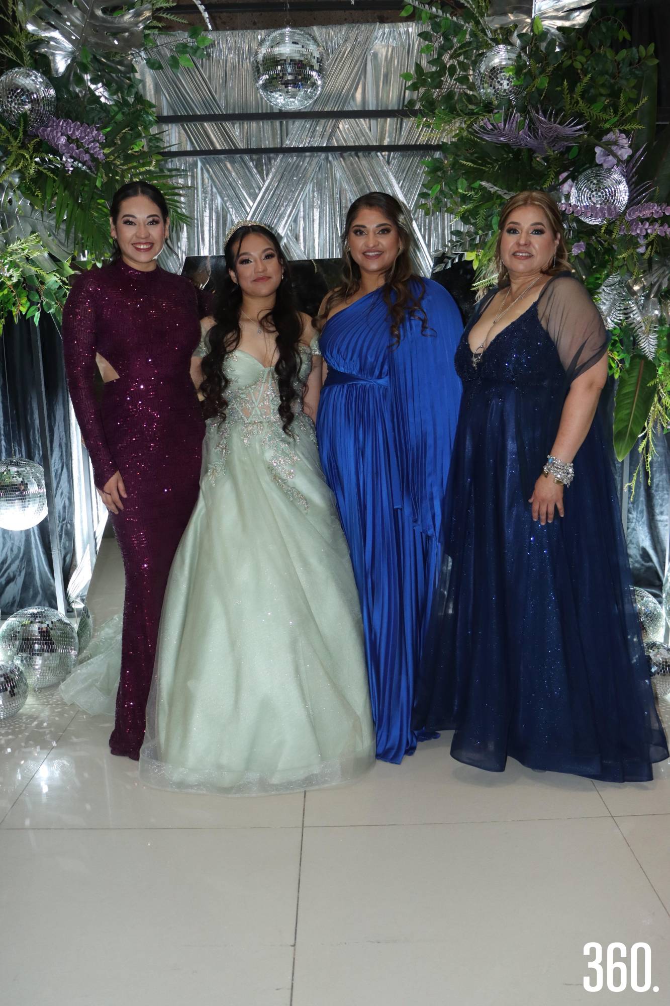 $!Miranda con sus hermanas, Irina y Diana Rendón, y su mamá, Diana Irina Rodríguez.