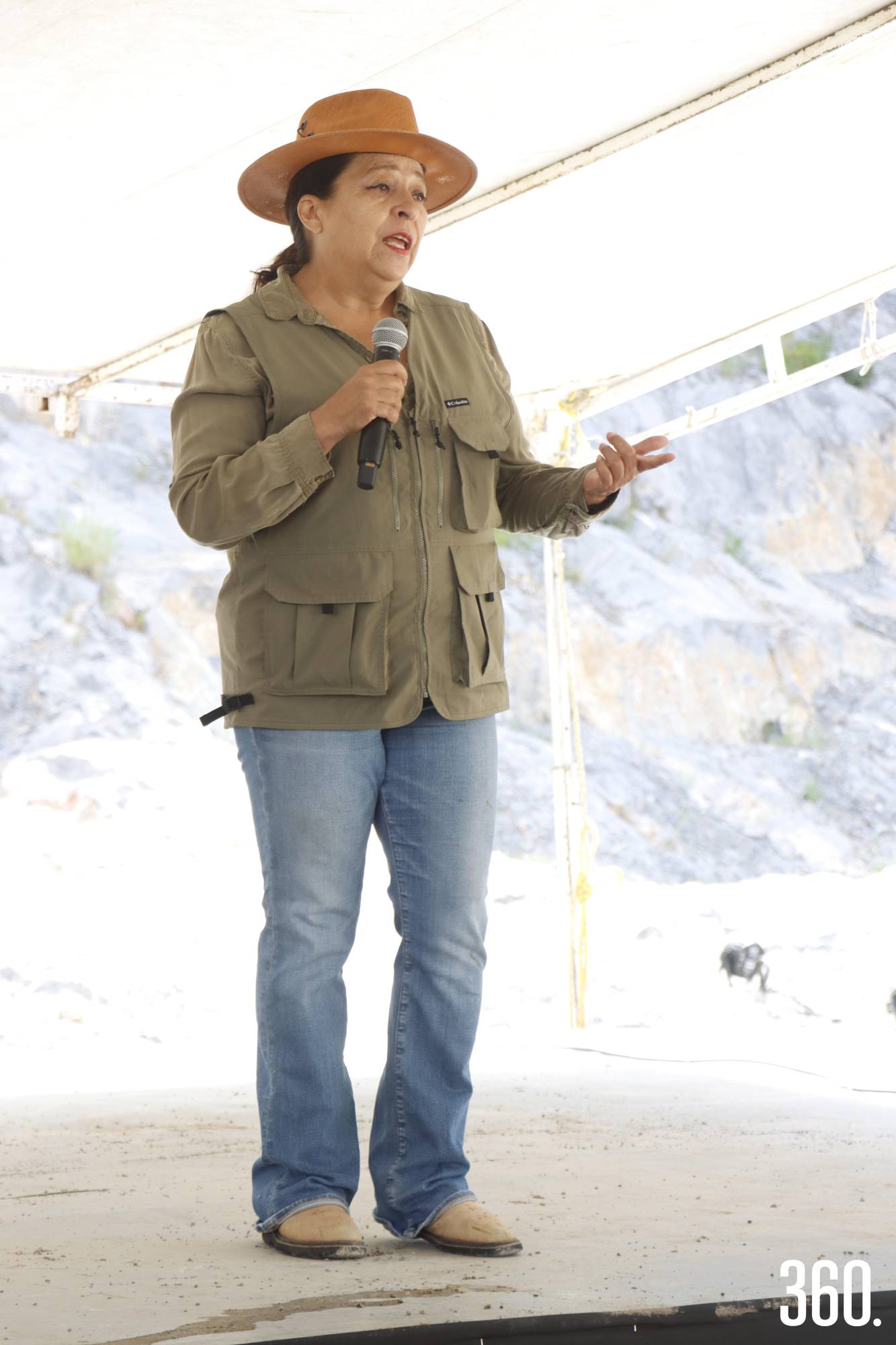 $!Belinda Espinosa, habla sobre la riqueza e historia geológica del Cañón de San Lorenzo.