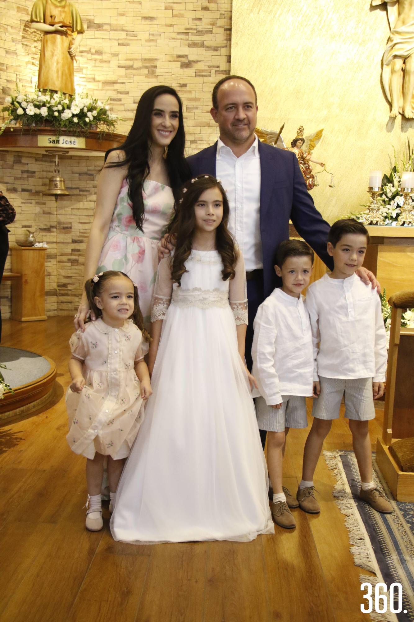 $!Eugenia con sus padres y hermanos, Alessandra Gentiloni, Maru de la Peña, Blas, Gabriel y Sebastián Gentiloni.