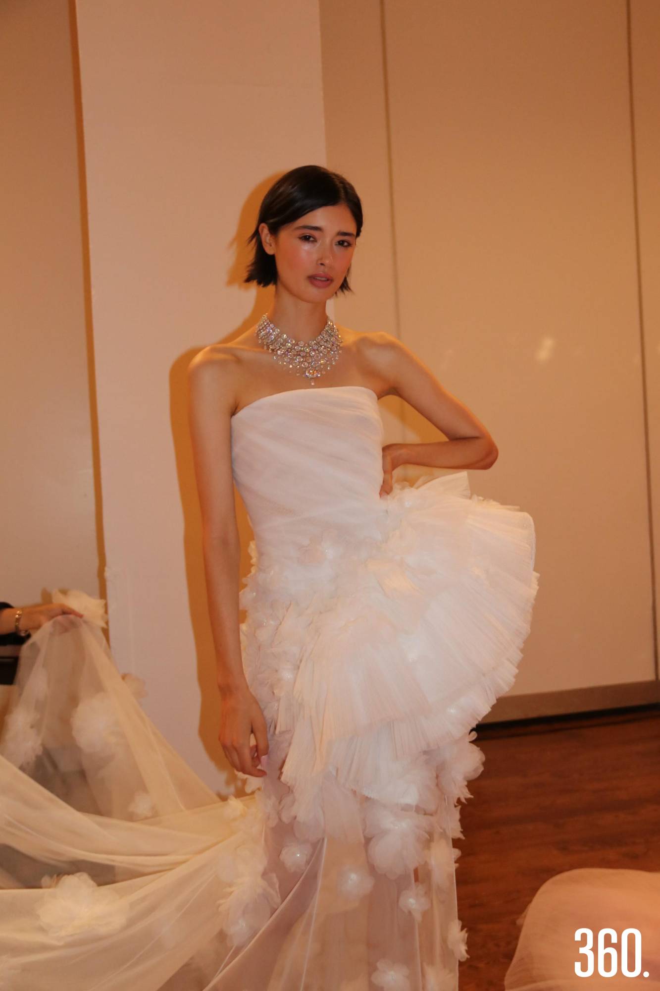 $!La joyería de Chopard aportó el brillo final a los looks de noche de Pamella Roland.
