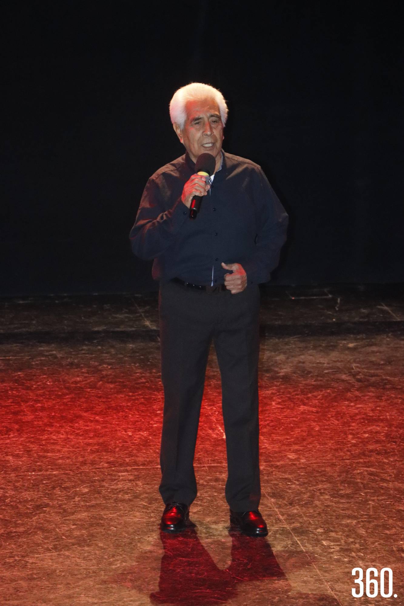 $!Manuel Reyes interpretando La Negra Noche.