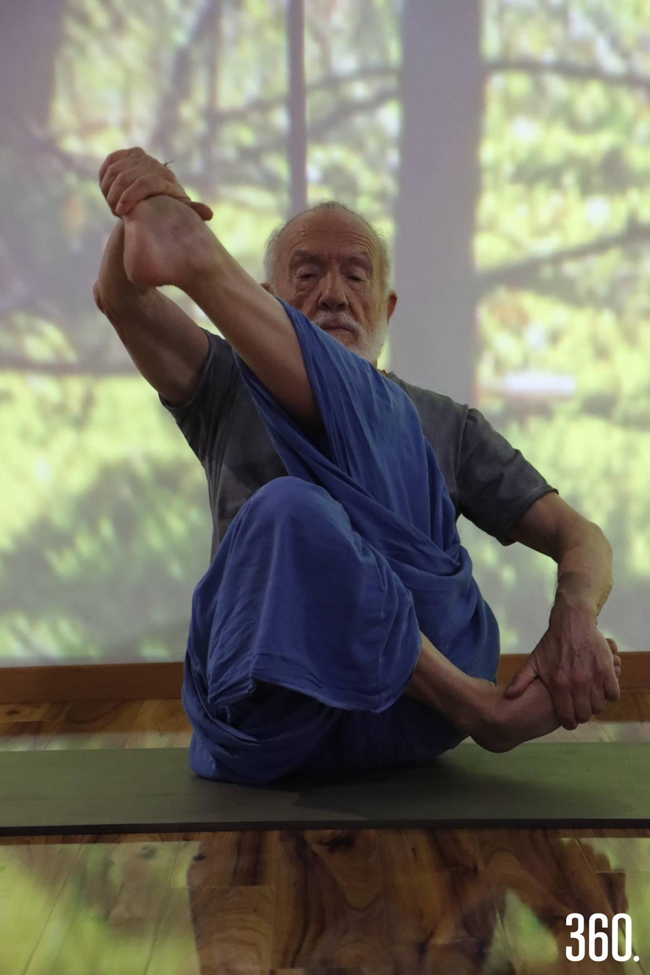 $!La práctica de yoga forma parte de la visión de bienestar que Popo Arizpe busca compartir con la comunidad de 100bien.