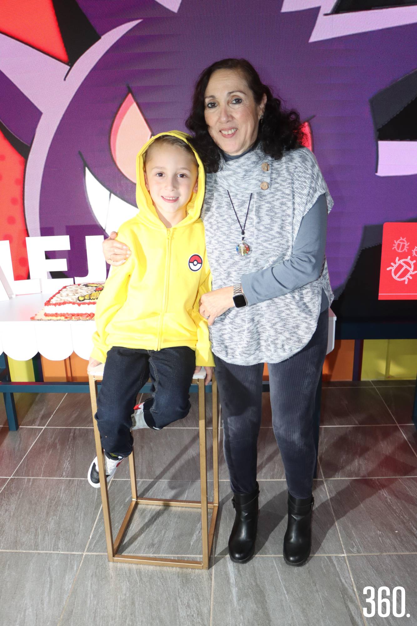 $!Alejandro con su abuela materna, Patricia García.