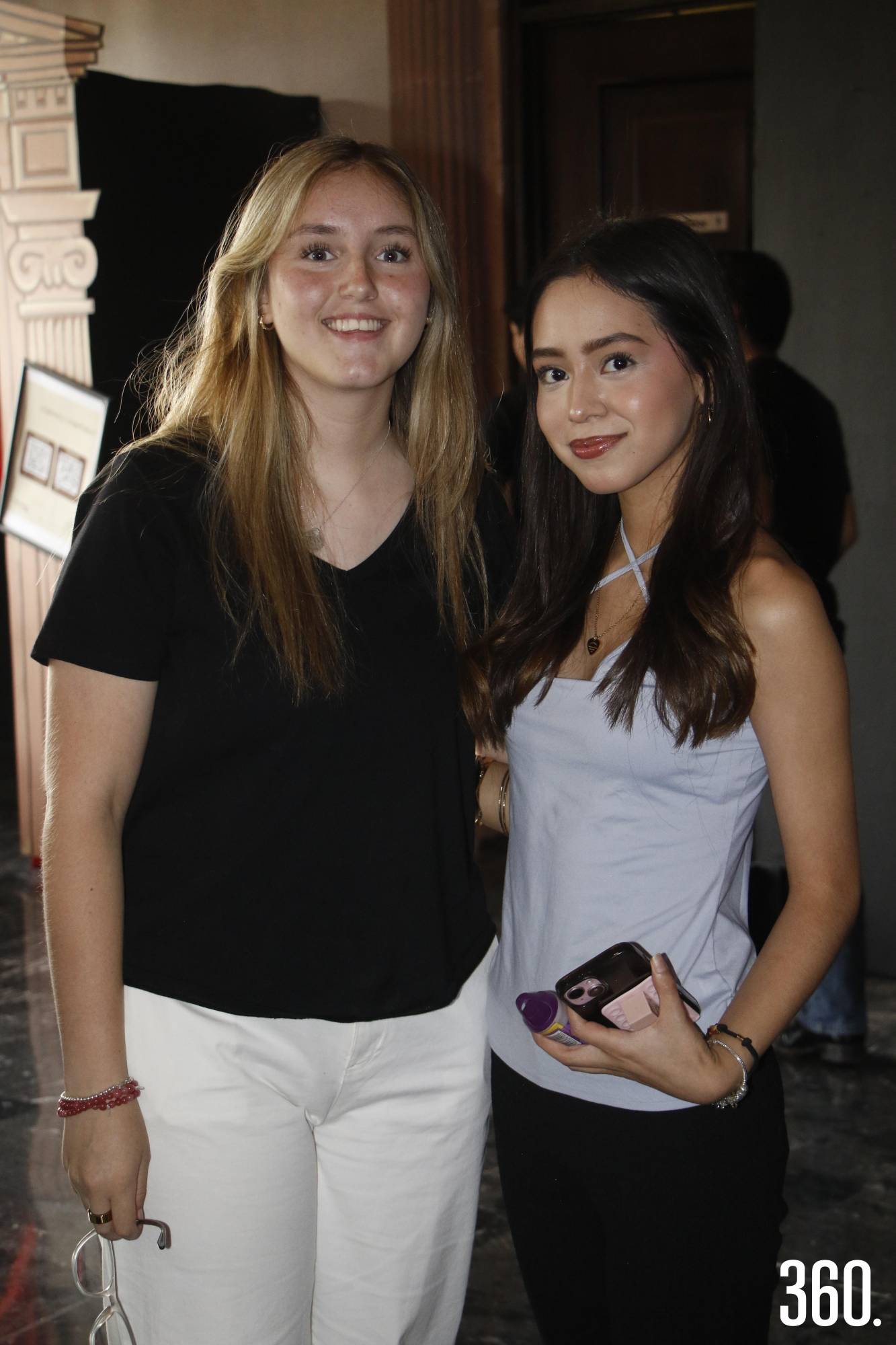 $!Ximena Peña y Camila Reséndiz.