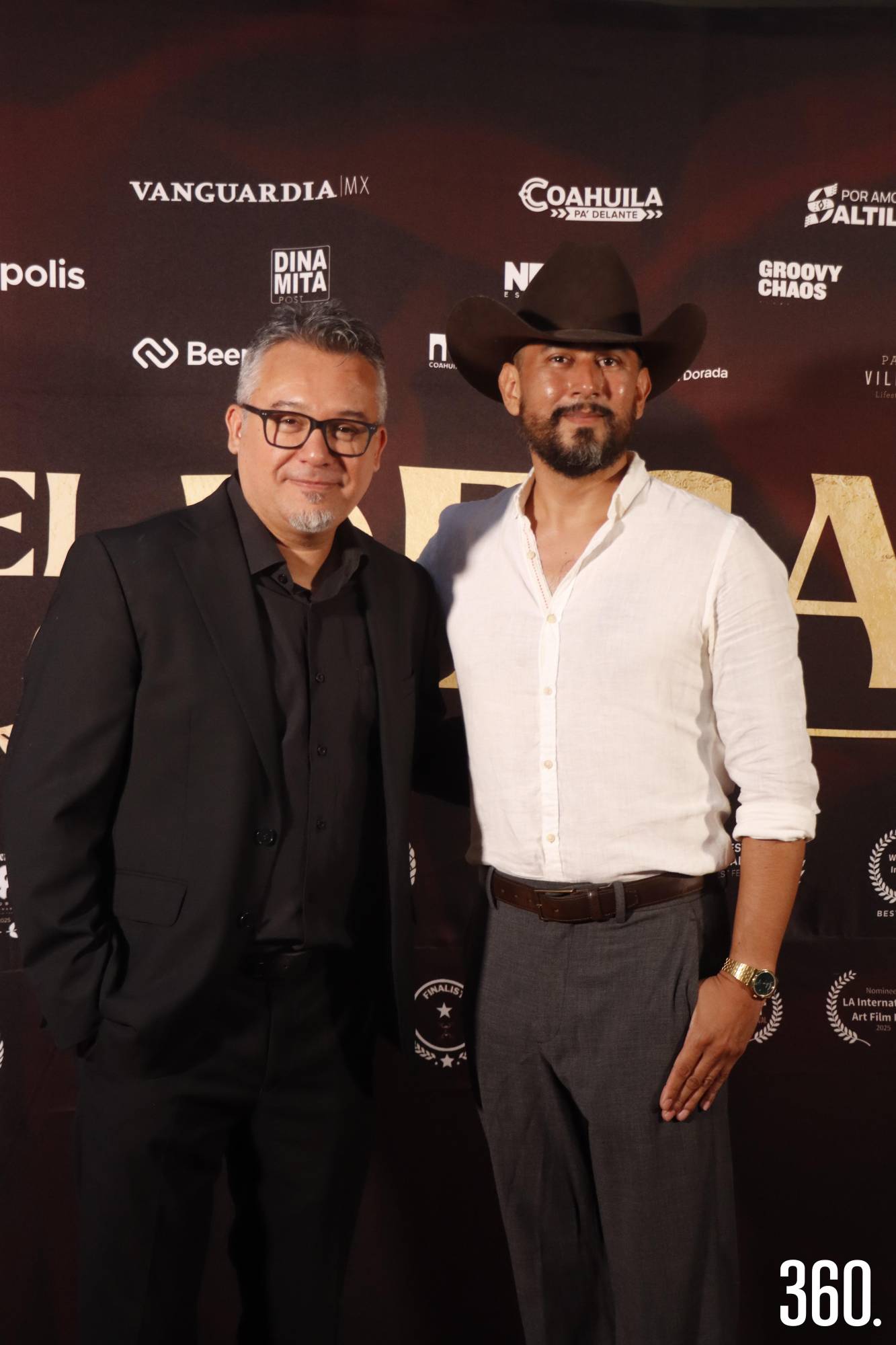 $!El director, Gabriel Ramos y el director de fotografía, Juansa Ávalos.