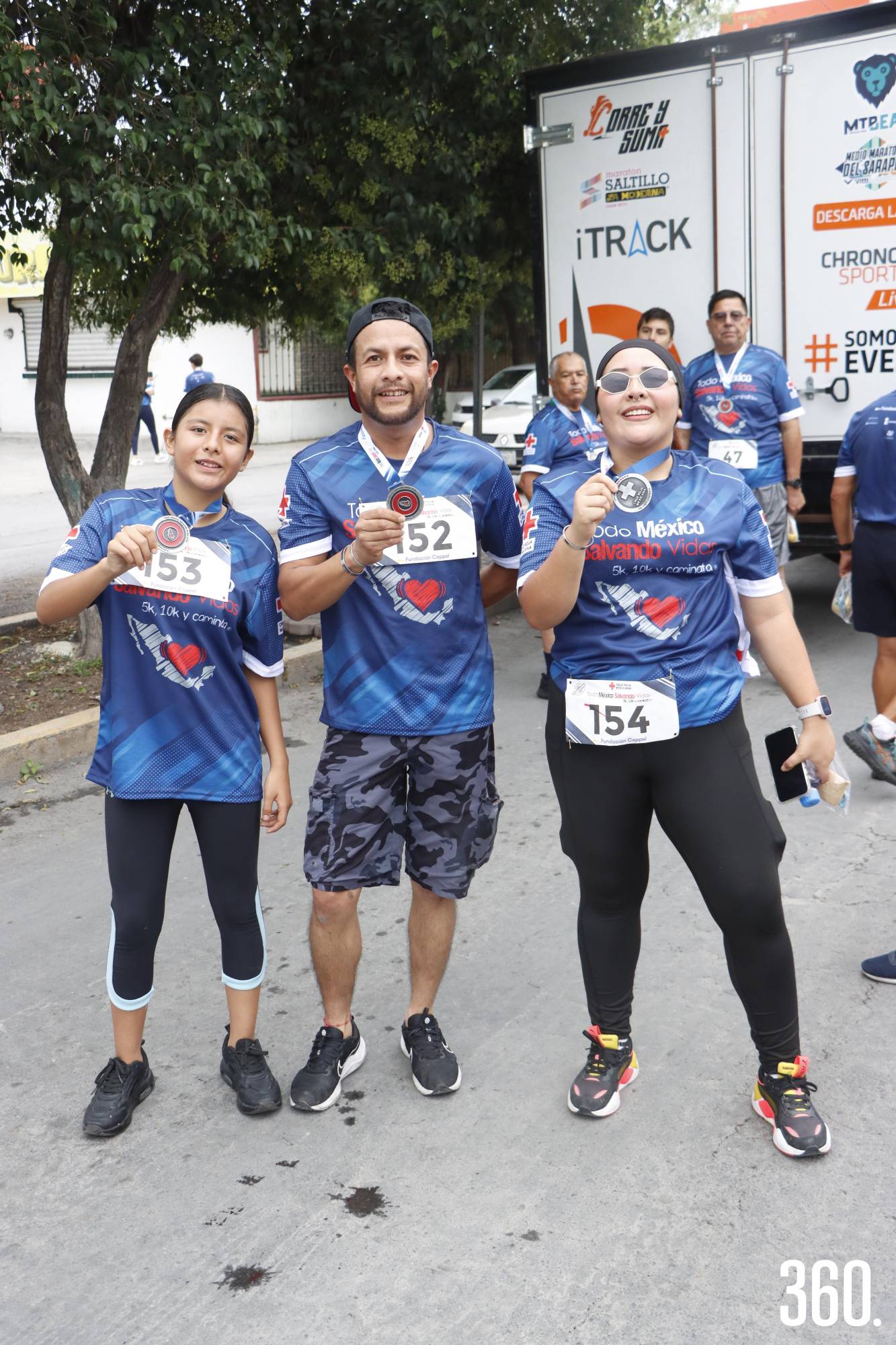 $!Zoé y Heriberto Rivera, y Monse Cortés.