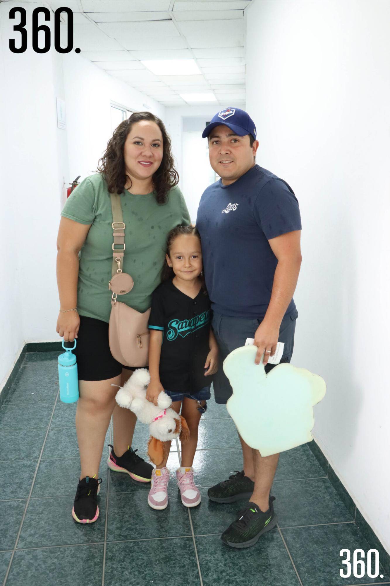 $!Maricruz Reyes, Miranda Garza y Emmanuel Garza.