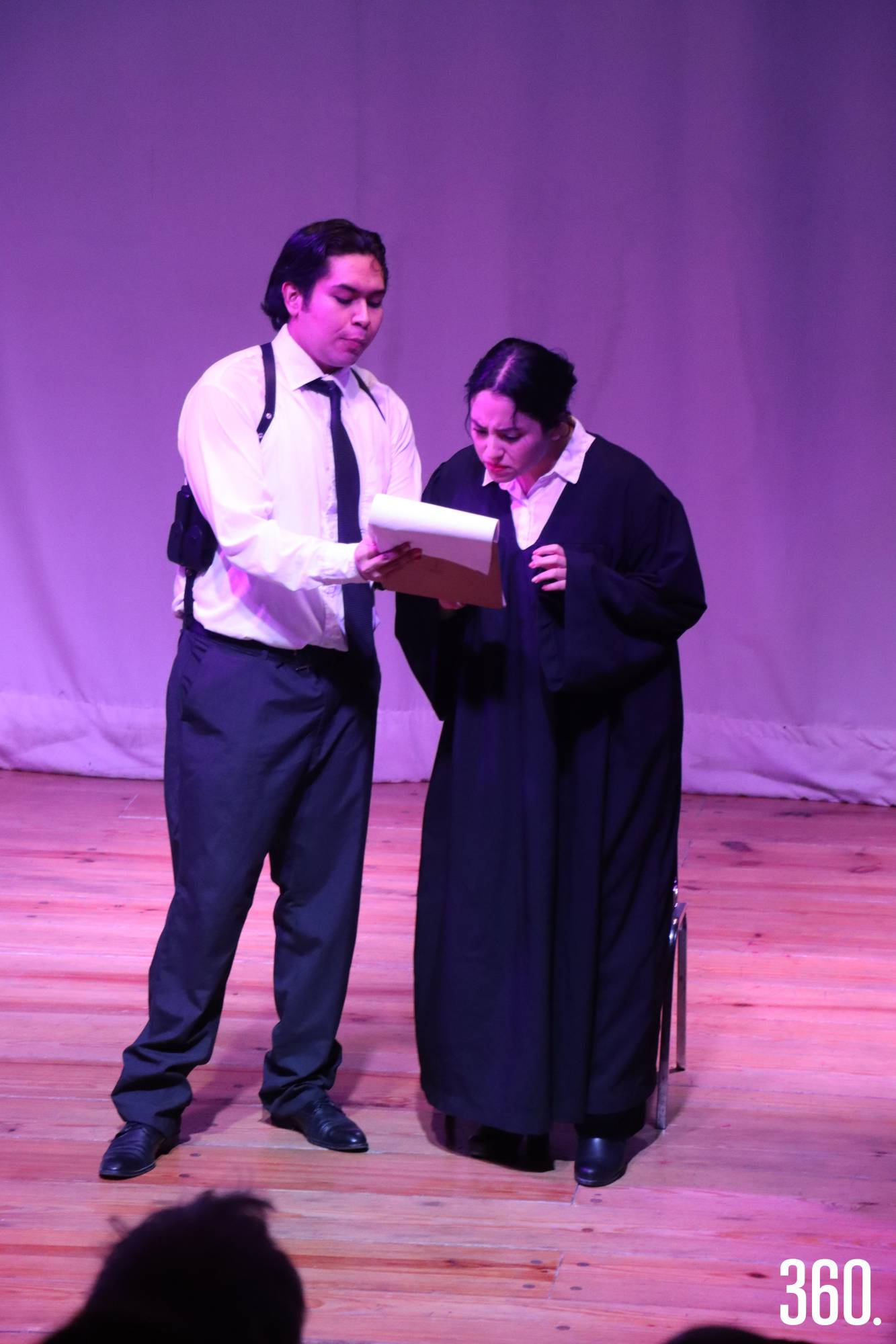 $!“El último acto de Julieta” cautivó al público en el Teatro Garnica.