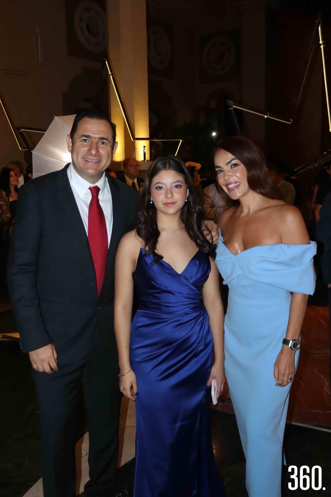 $!Benito y Ana Fernanda Canales, y Gaby Vázquez.