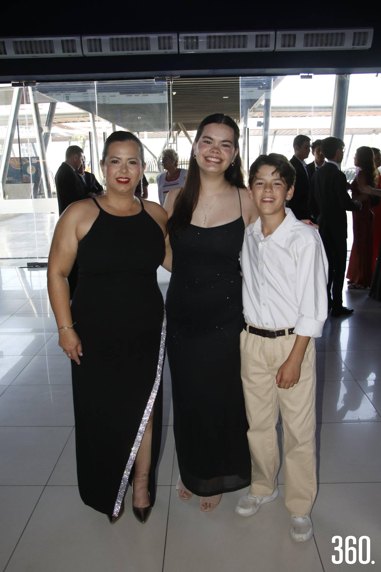 $!Ángeles Pedraza, Emma y Joaquín Legorreta.