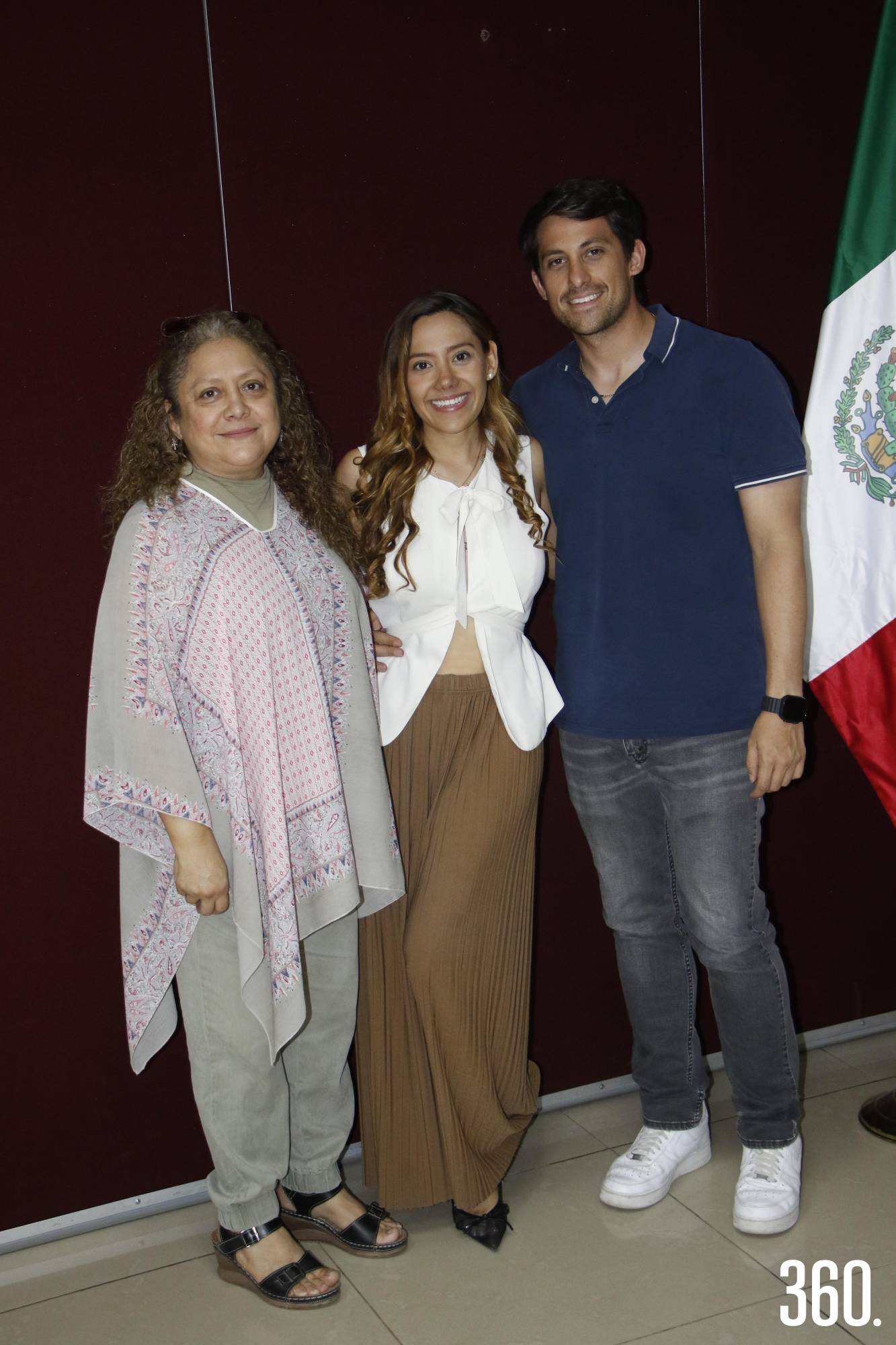 $!Alejandra Iturbe con Belén Arellano y Andrés Ledezma.