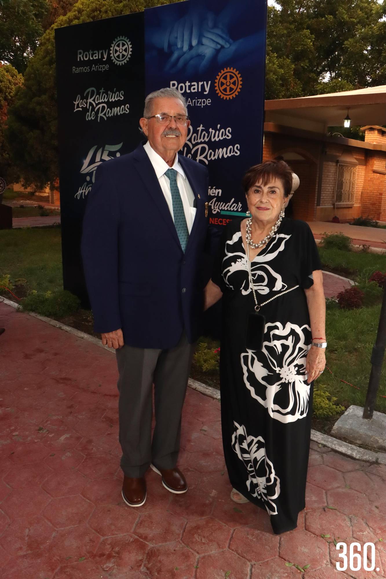 $!Tomás Gutiérrez ex presidente del club Rotario de Ramos Arizpe acompañado por su esposa Patricia Merino.