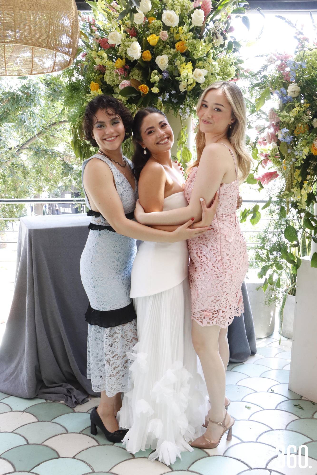 $!Paola con su hermana, Mariana Ríos, y su cuñada, Greta Rodríguez.
