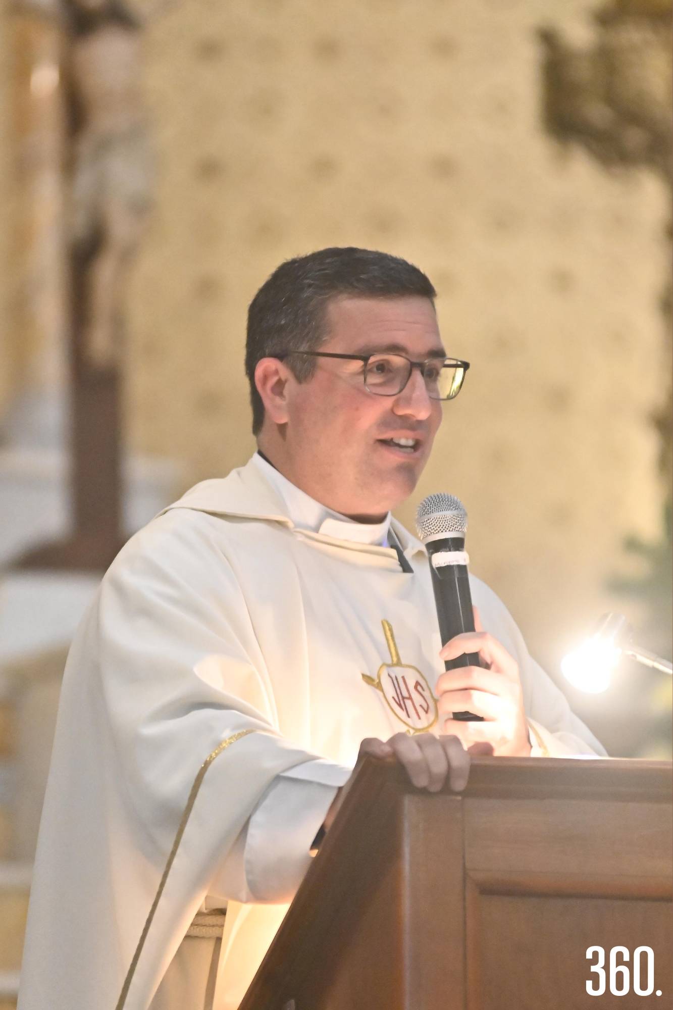 $!El P. Juan Antonio Ruiz ofició la ceremonia religiosa.