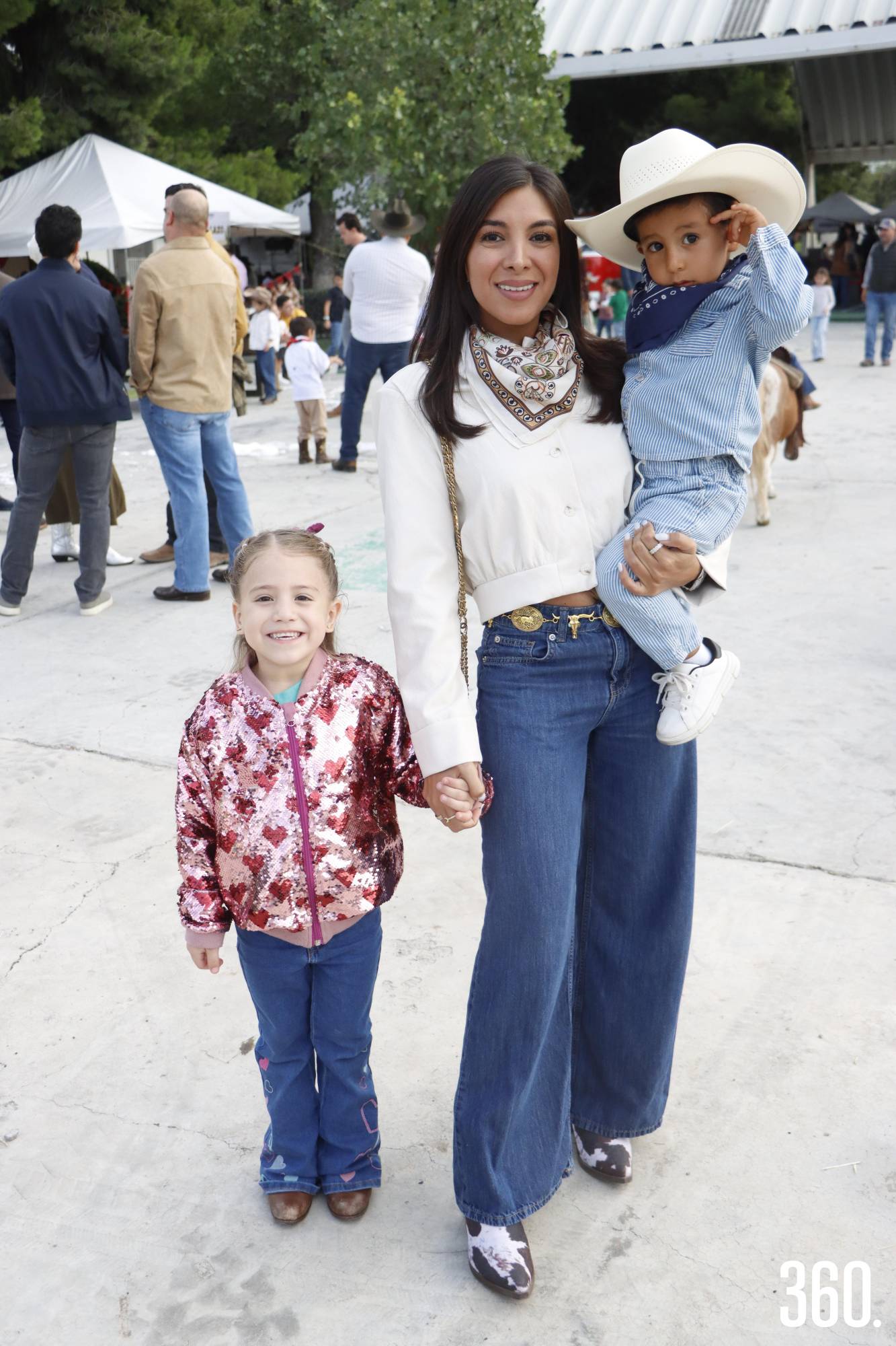 $!Gabriela Dainitín, Emma y Chris Parent.