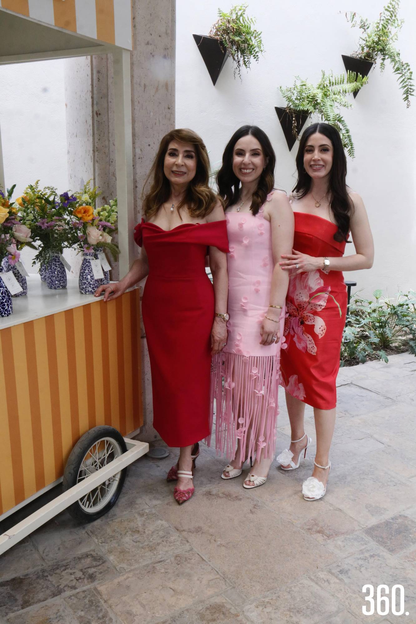 $!María Elena Saldívar con sus hijas Sofía y María Elena Arzipe Saldívar.