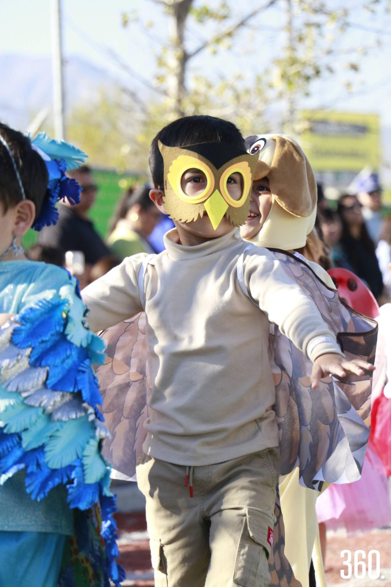 $!Y otros vestidos de pájaritos emocionaron a los asistentes.