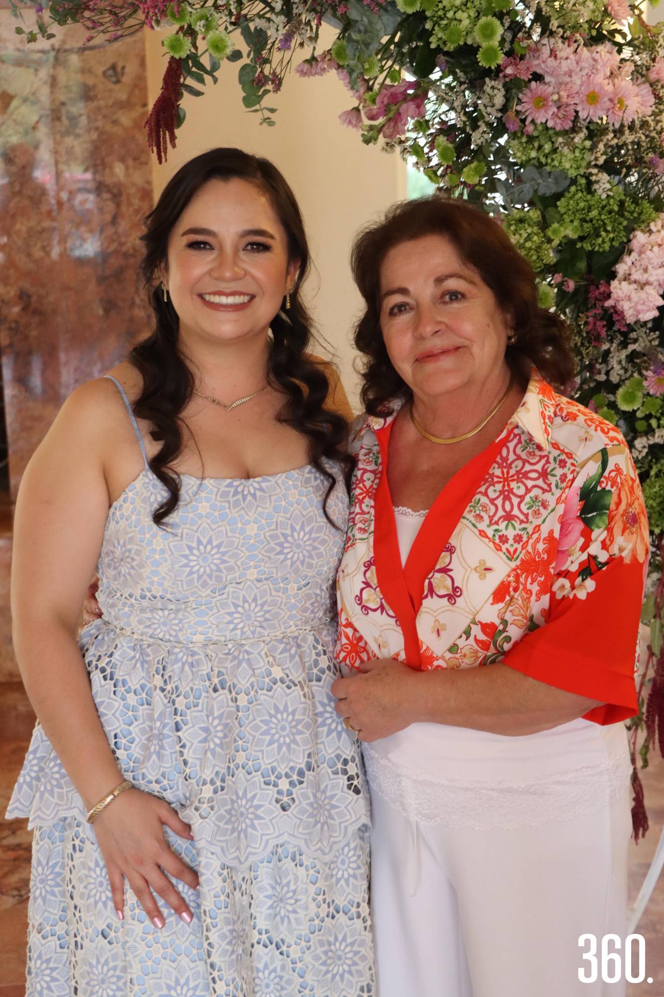 $!Fernanda con su abuela, Linda Ruizesparza.